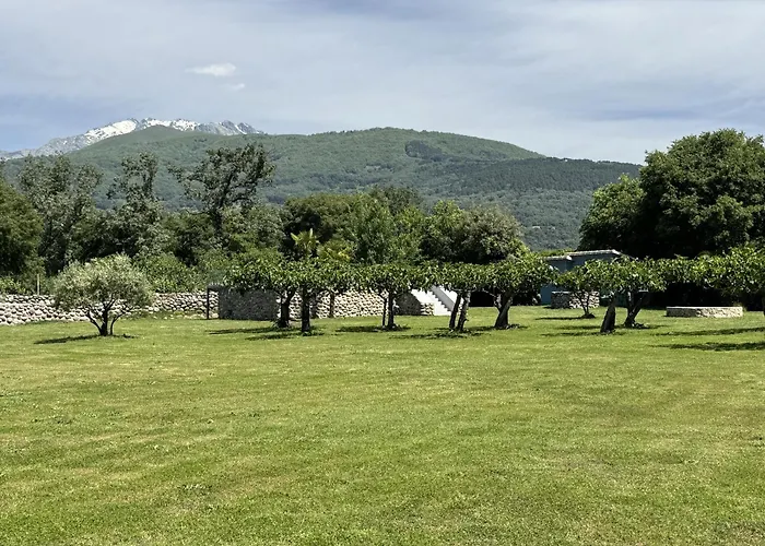 Aprisco De * Candeleda